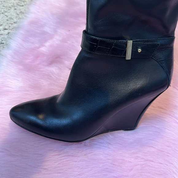 Ann Taylor black leather wedge boots size 7 - Picture 3 of 8